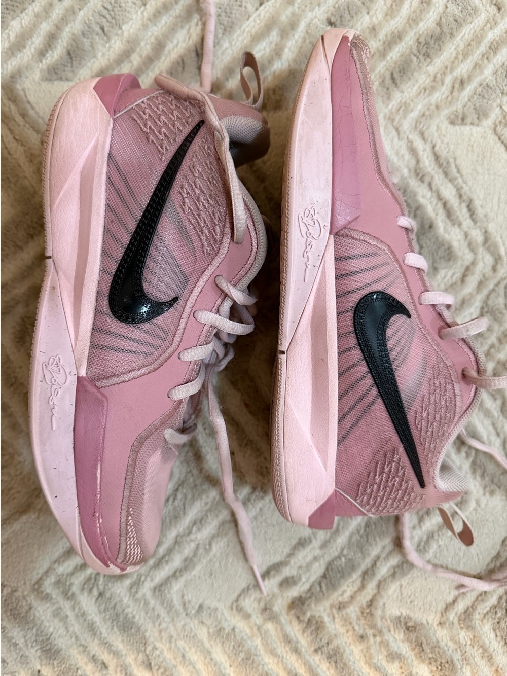 Nike Sabrina 2.5Y Big Kids Blush Pink Basketball Shoes